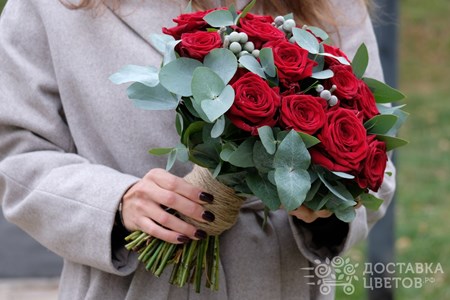 Букет красных роз "Москва-Сити"